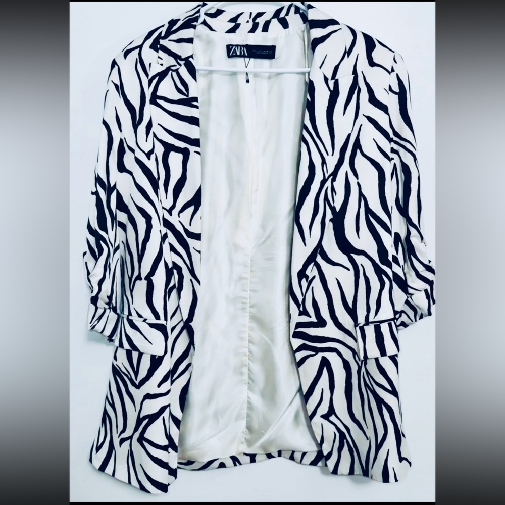 ZARA WOMAN ZEBRA BLAZER WITH ROLLED-UP SLEEVES ECRU BLACK Large